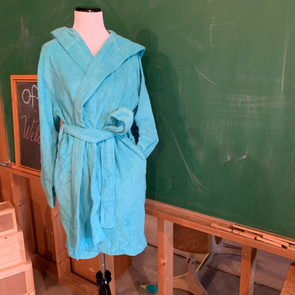 Izod robe. NWT. Light teal. One size.